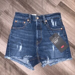 NWT Levi’s Ribcage Dark Wash Distressed Shorts